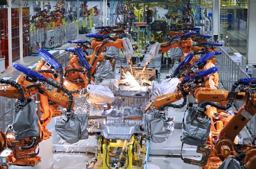 海马汽车荣膺中国智能制造最佳实践奖，两会闭幕聚焦高质量发展